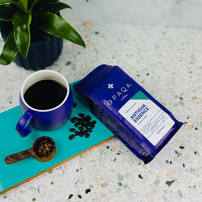 Lifestyle photo with Opaqa Antigua Essence bag and mug